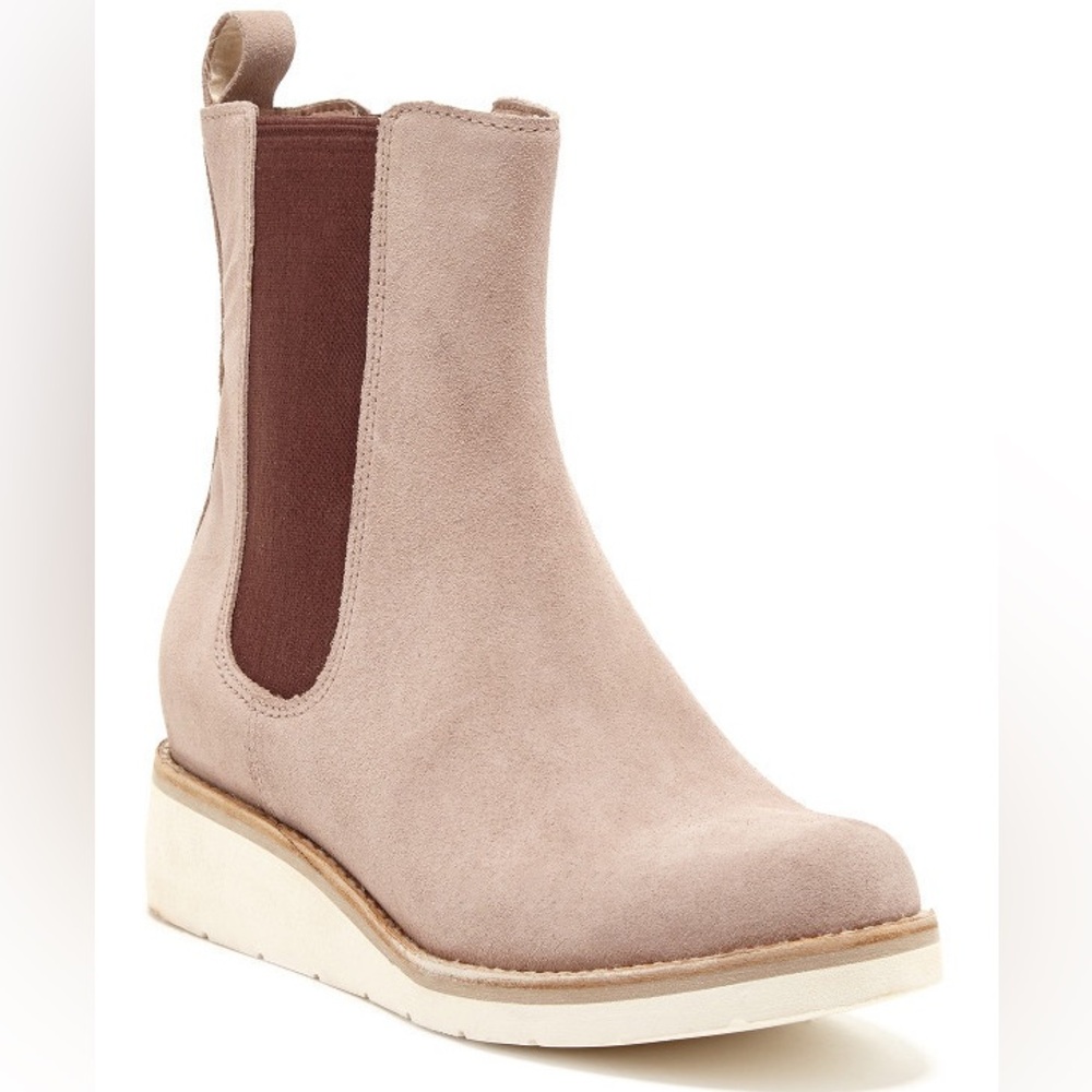 Cole Haan Women's Johanna Boot Size 9.5  Chelsea Waterproof Tan Suede Low Wedge